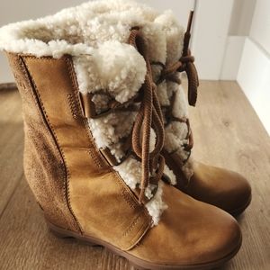 Sorel Joan of Arc II Shearling Boots Size 7